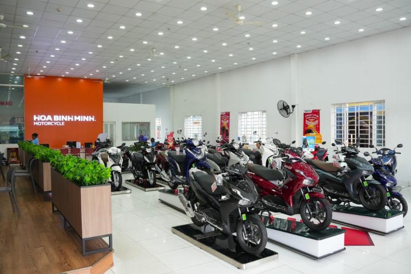 Hình ảnh so sánh các phiên bản xe máy honda air blade 125 và 160, làm nổi bật sự khác biệt thiết kế và công nghệ